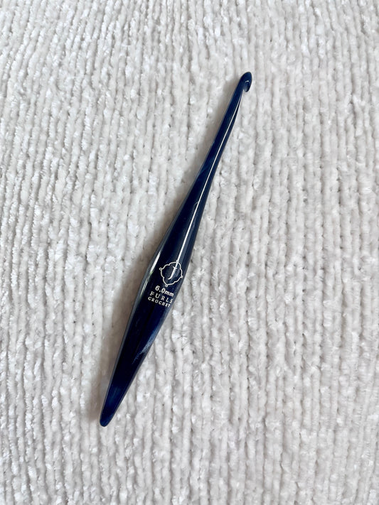 J - 6mm Furls Pisces Zodiac Resin Streamline Crochet Hook