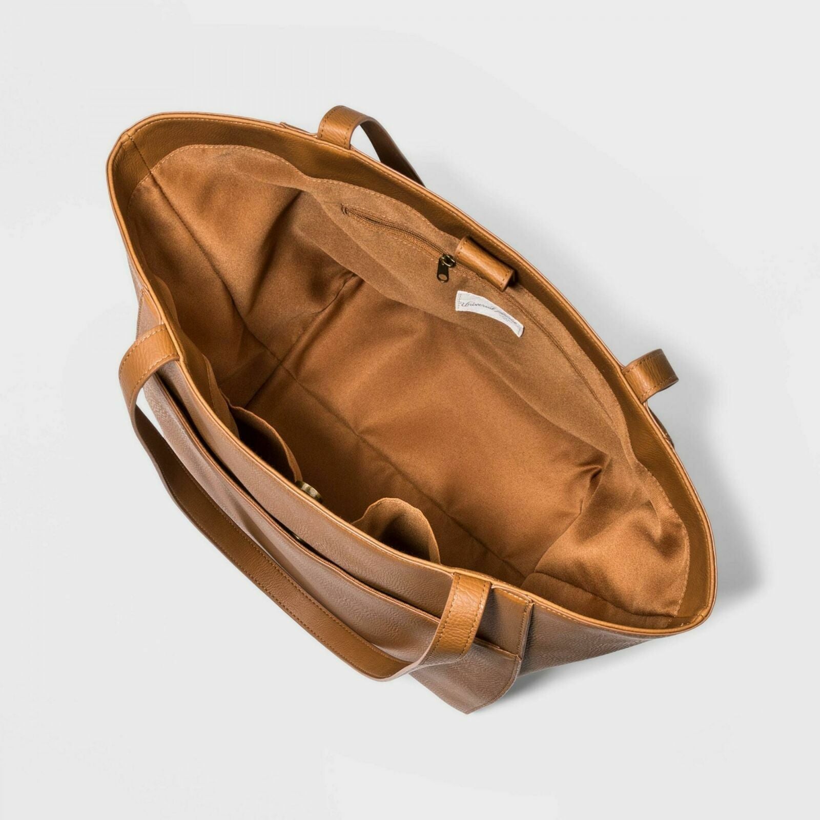 Universal thread deals tote